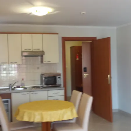 And Astoria * סגט ווראנייצה