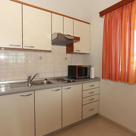 And Astoria Apartament Seget Vranjica