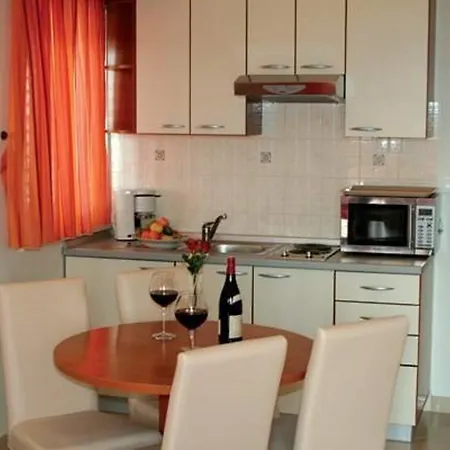 Apartament And Astoria Seget Vranjica