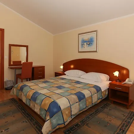 And Astoria Apartman *